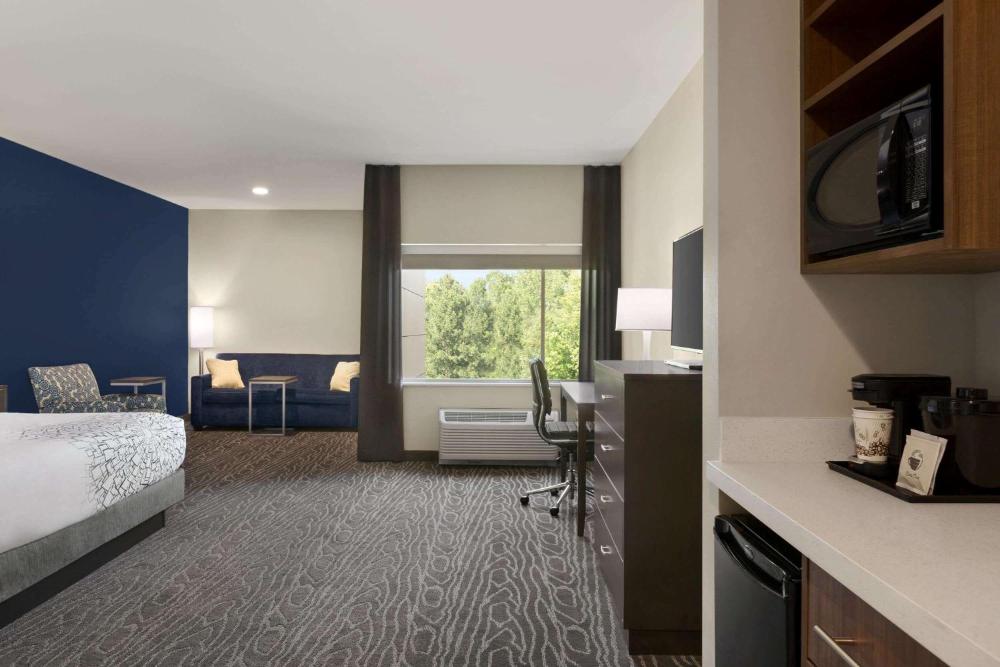 Executive King Room with Sofa Bed interior